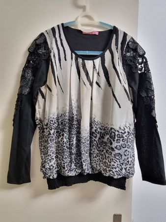Shirt,  Bluse Gr. S/ M, Spitzenbesatz an Ärmeln