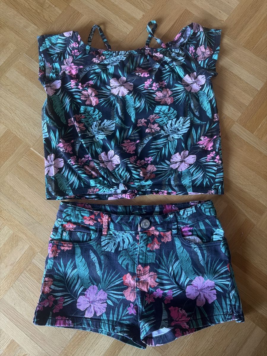 Pantaloni: Mädchen Set Oberteil und Shorts, Gr. 140 – Usato da Kilchberg ZH venduto da Von_dutch