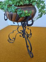 Vintage Kupfer Übertopf mit Schiedeeisengestell