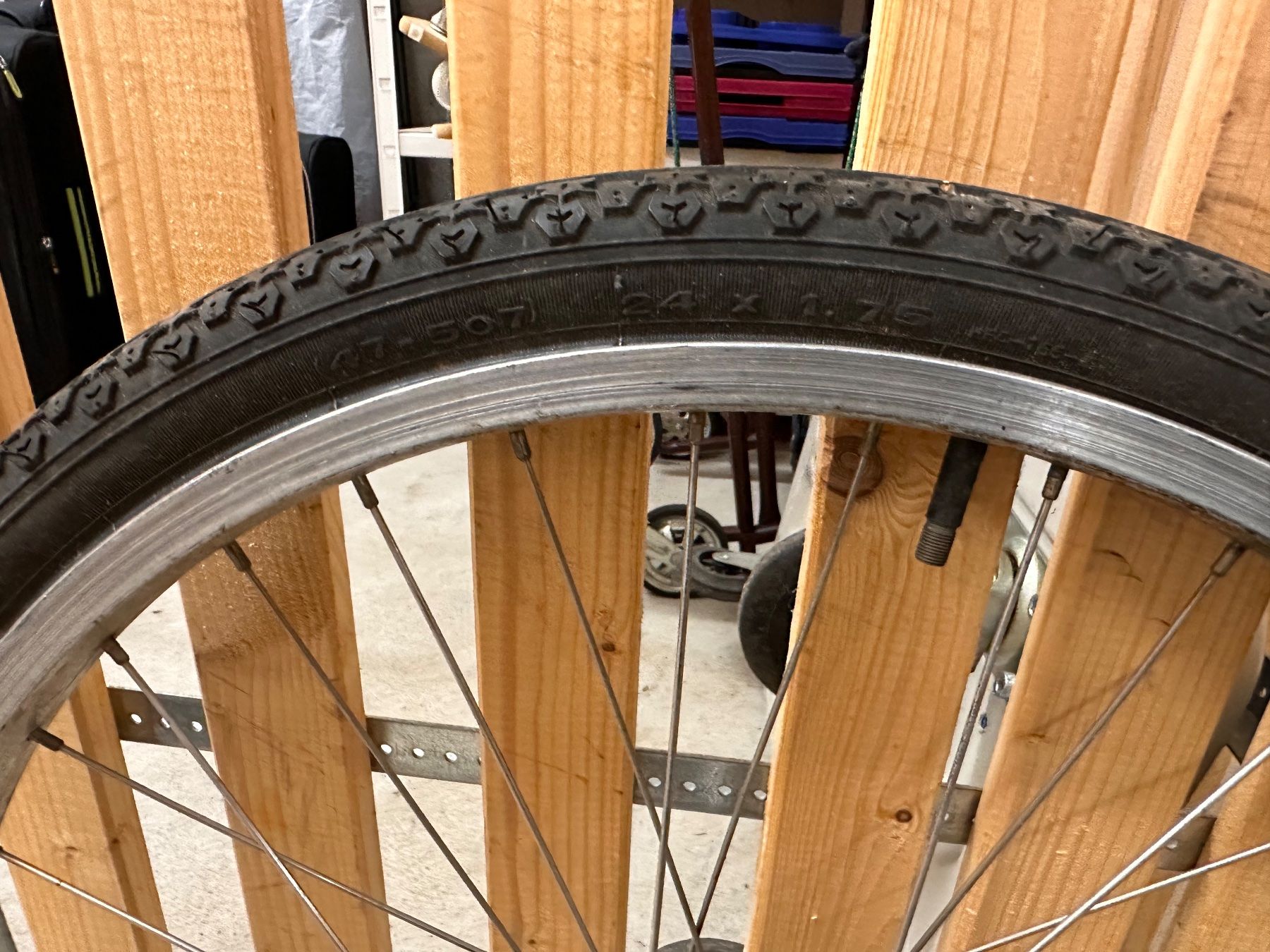 Pneumatici & Ruote complete: Komplettrad Kindervelo 24“ – Usato da Zürich venduto da Gadgets2020 1