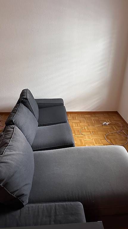Divani: Gemütliches graues Sofa – Usato da Uzwil venduto da vik_gbv7