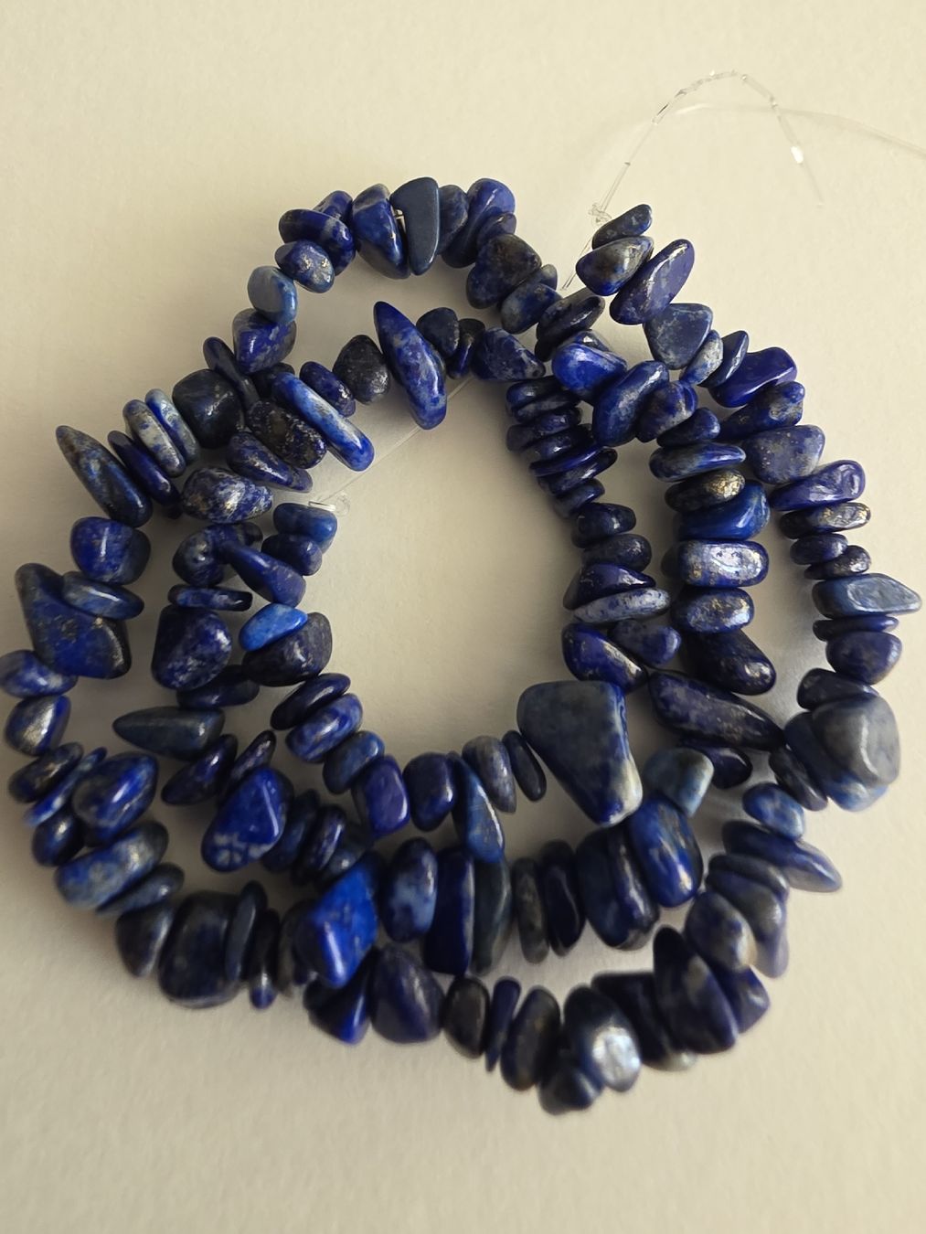 Minerali & Pietre curative: Lapislazuli Splitter ca. 4-12mm. Strang ca.40cm. – Nuovo e nell'imballaggio originale da Menziken venduto da Mirager 1