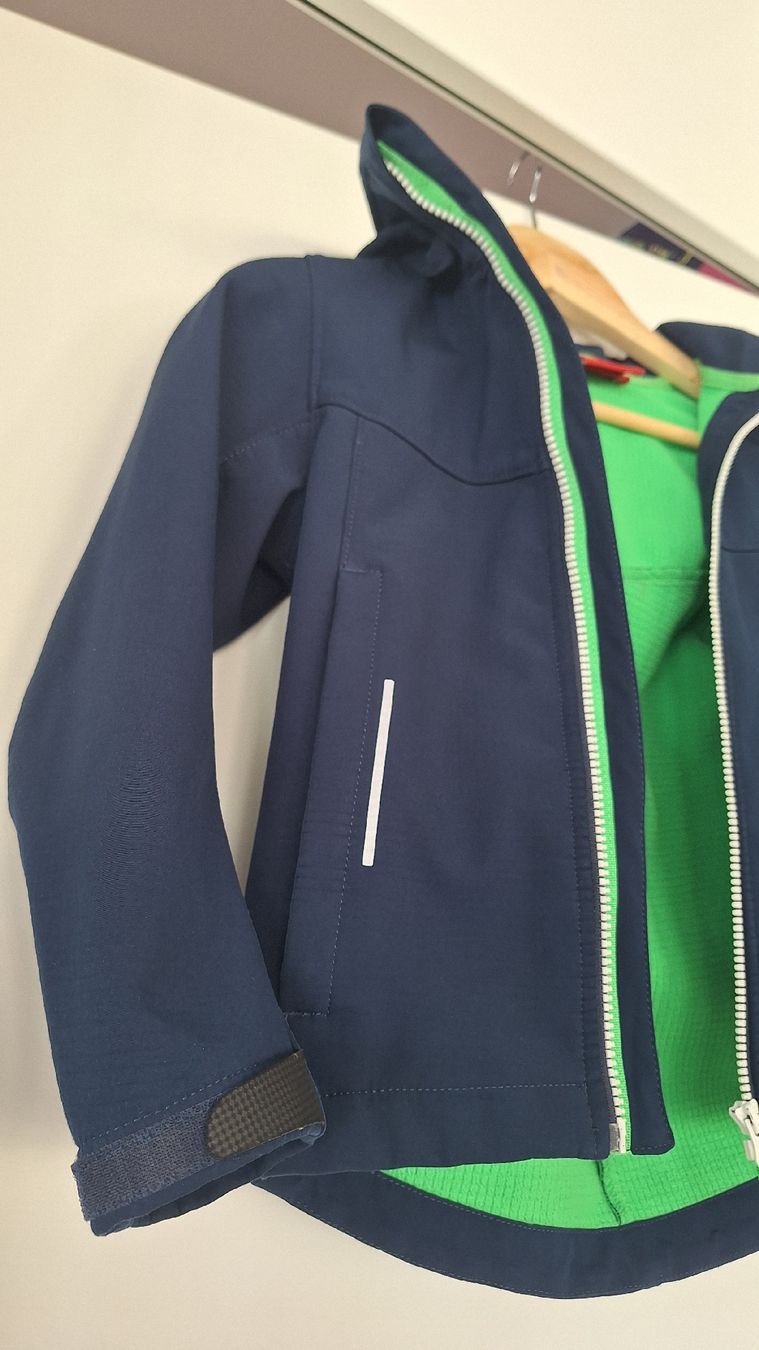 Reima Giacche & Cappotti: Reima Softshelljacke Gr. 116 Dunkelblau Wasserdicht – Usato da Oberkulm venduto da kar_jgx9 1
