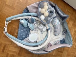 Spieldecke mit Spielbogen und Ballbad Babyspielzeug