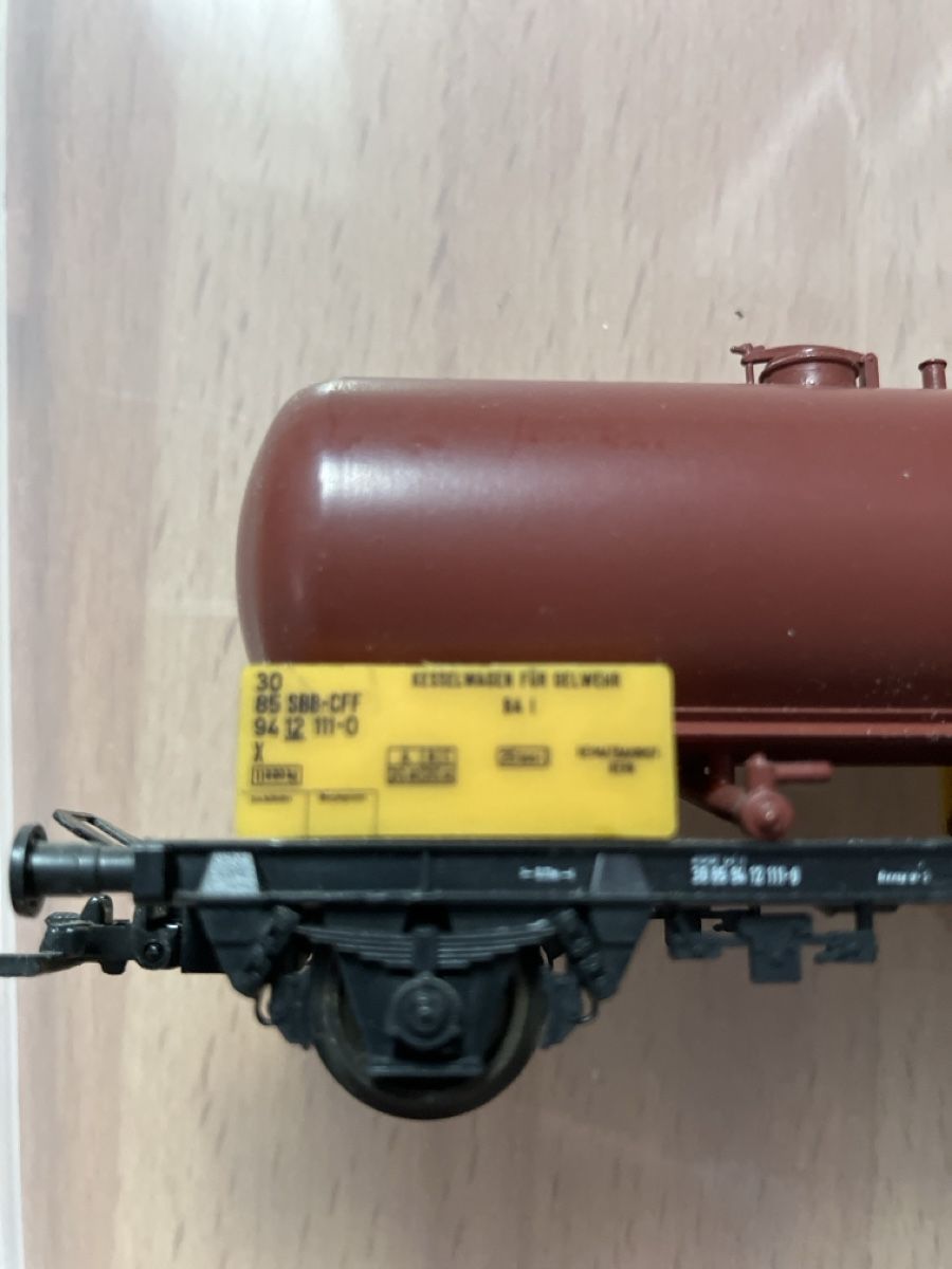 Liliput Modellini di ferrovie: Zisternenwagen Liliput braun – Usato da Spreitenbach venduto da Strolch 1