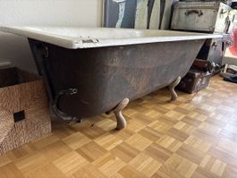 Freistehende Badewanne mit Fussen, ca. 170 cm, restaurations