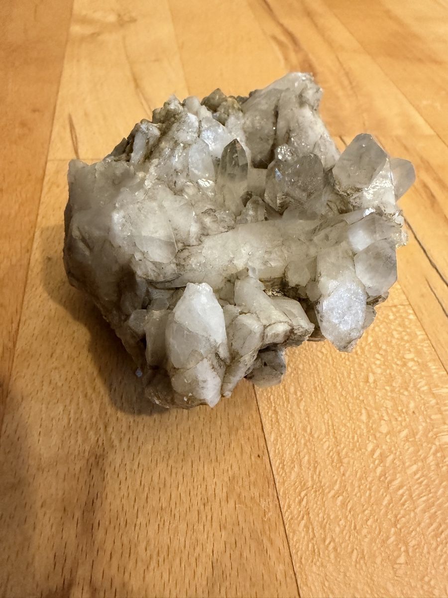 Minerali & Pietre curative: Bergkristall – Usato da Zürich venduto da K_T_H_M 3