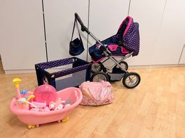 Puppenwagen, Puppenbett, Wickeltasche und Badewanne