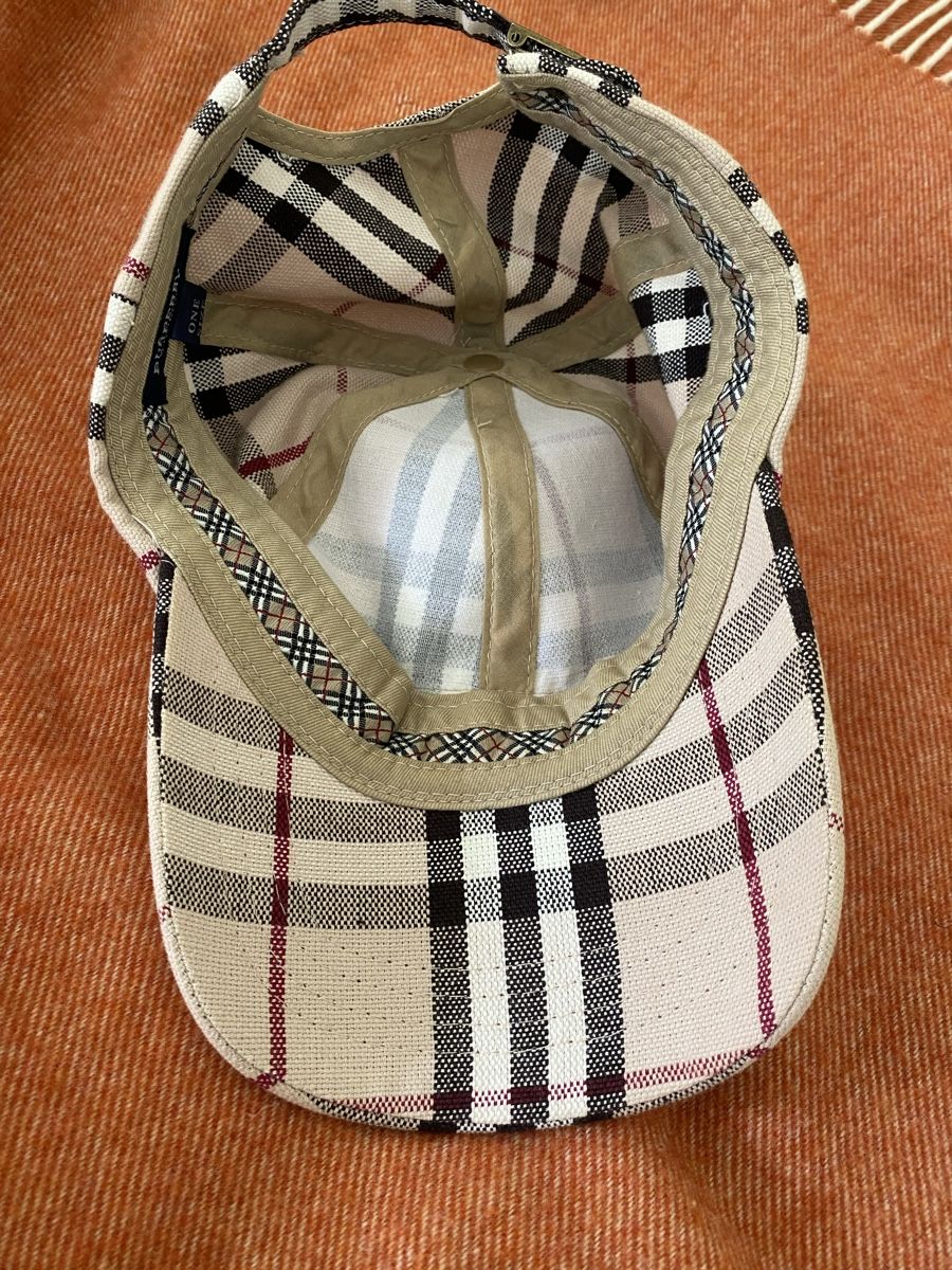 Burberry Altro in  Abbigliamento & Accessori: Basecap Burberry Karomuster guter Zustand – Usato da Triesen venduto da vla_z6rh 3
