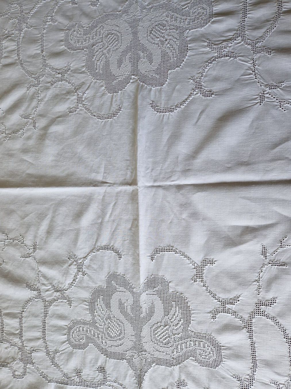 Sonstige Tischwäsche: Wunderschöne  Hochzeit Tischdecke, Handarbeit, Leinen – Neu (gemäss Beschreibung) aus Bern von Antikbatik 3