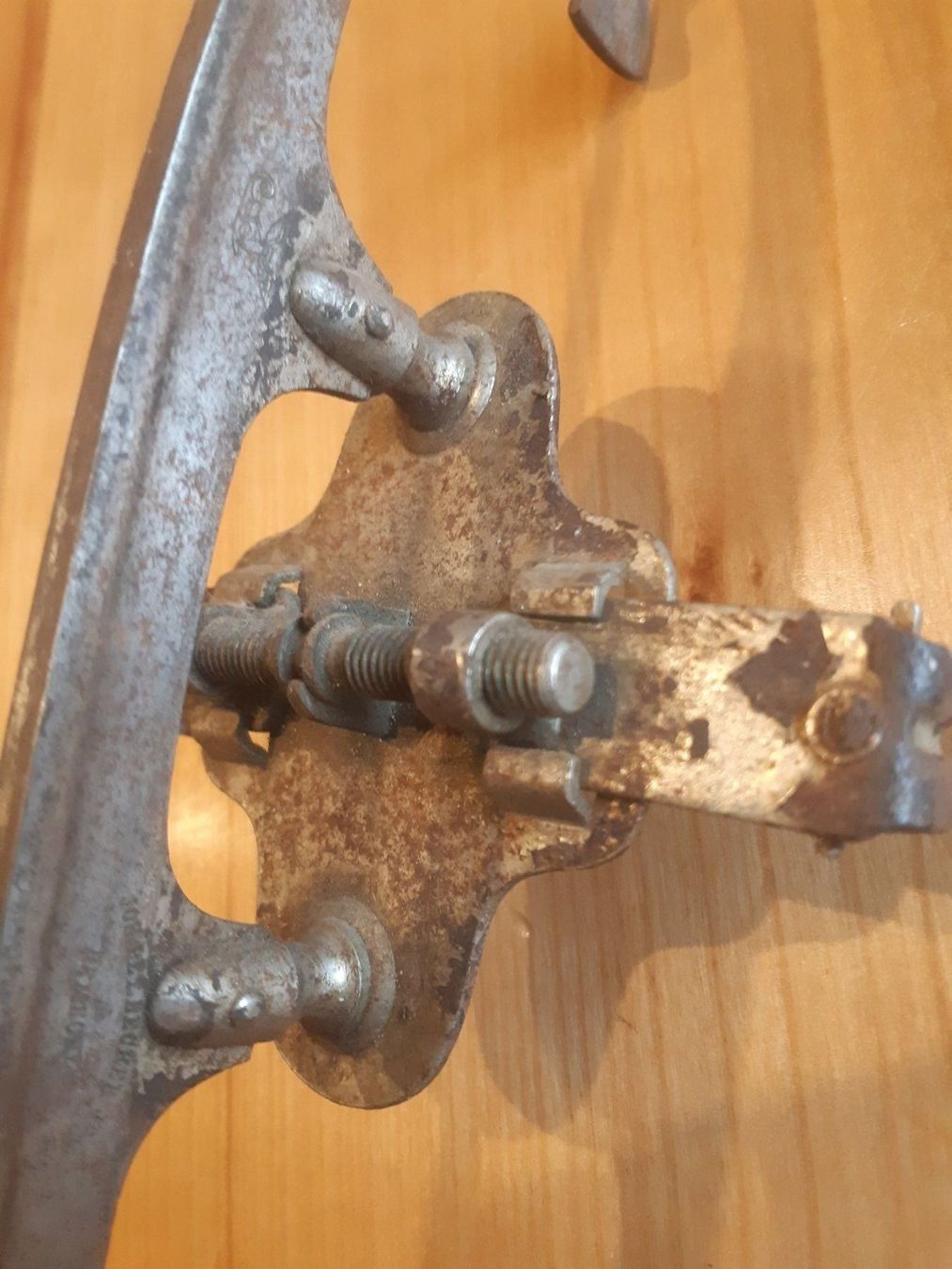 Schlittschuhe: Antike Schlittschuhe – Gebraucht aus Grindelwald von carro5 9