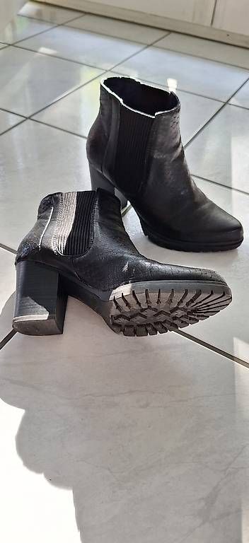 Scarpe da donna: Tamaris Stiefeletten schwarz Gr. 39 – Usato da Tägerig venduto da SandraLios 1