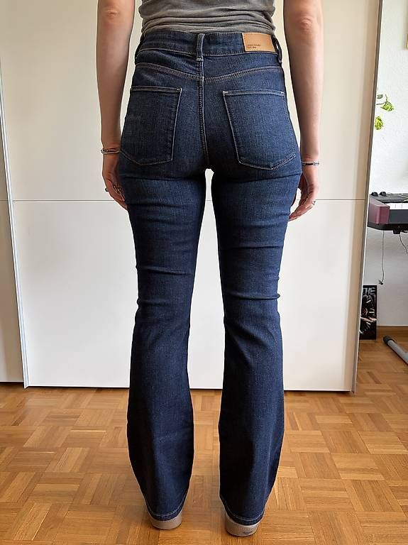 C&A Jeans: Bootcut Jeans von C&A Grösse 40 – Nuovo (secondo la descrizione) da Basel venduto da Annikalypse 1