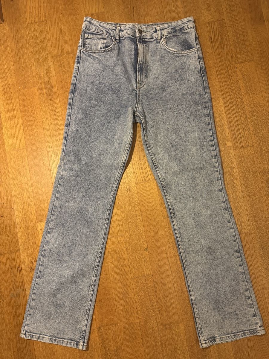Stradivarius Jeans: Jeans stradivarius gr. 42 – Gebraucht aus Rikon im Tösstal von Helloylenia