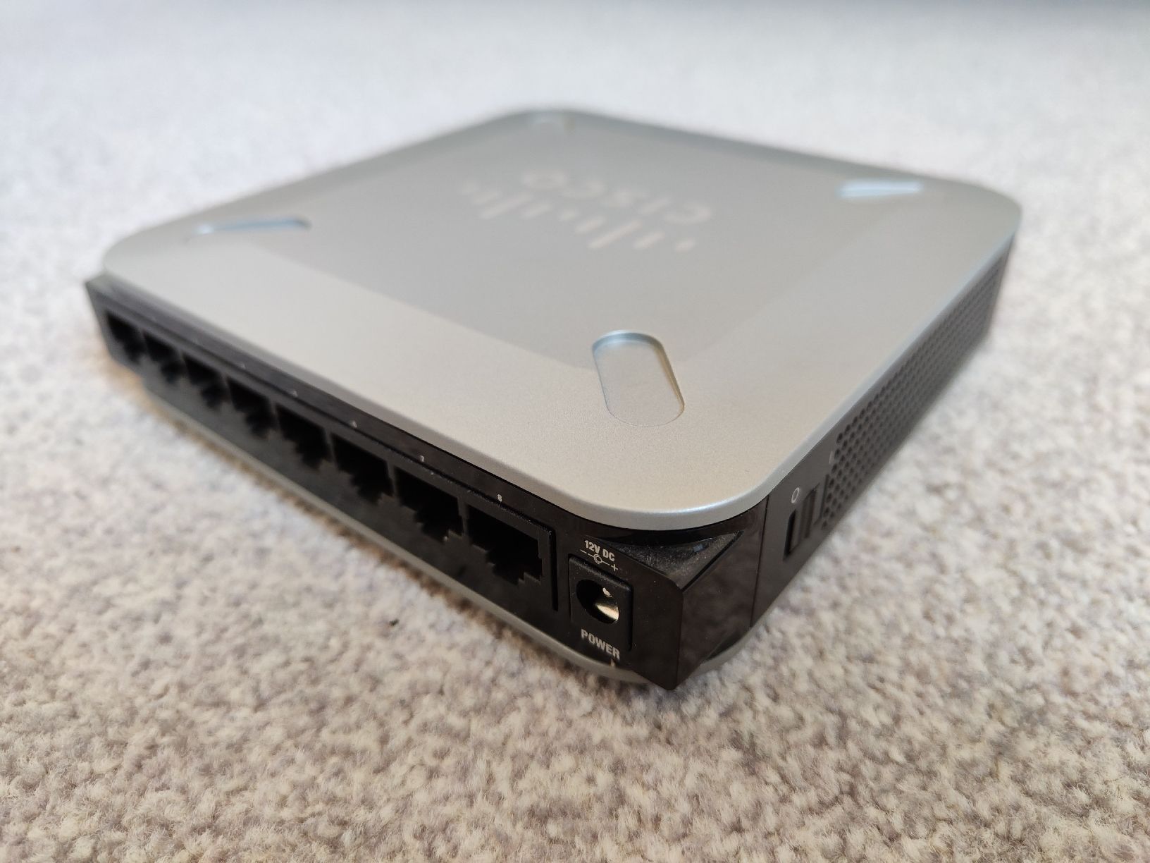 Cisco Hub & Switch: Cisco 8-Port Switch SG 100D-08 – Usato da Neftenbach venduto da Froeschl1 5