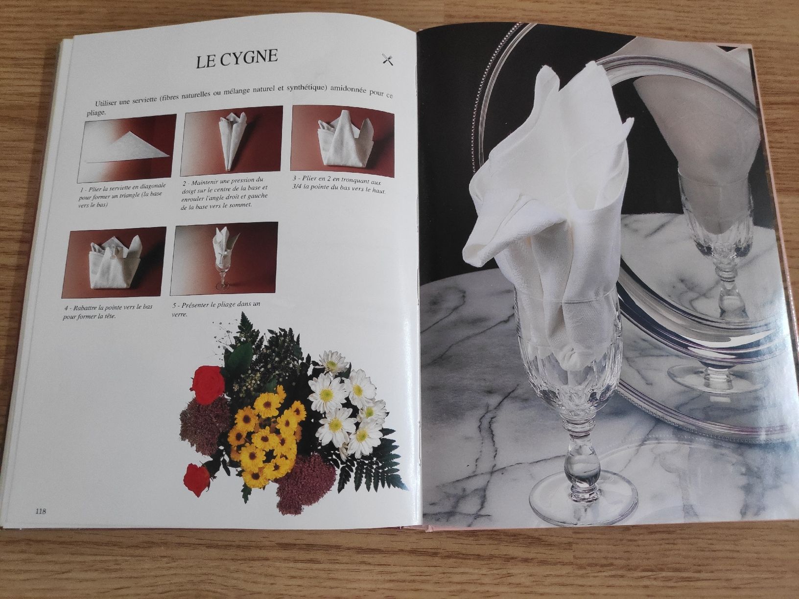 Libri: Livre Pliage de serviettes – Nuovo (secondo la descrizione) da Couvet venduto da fat_kyl7 9