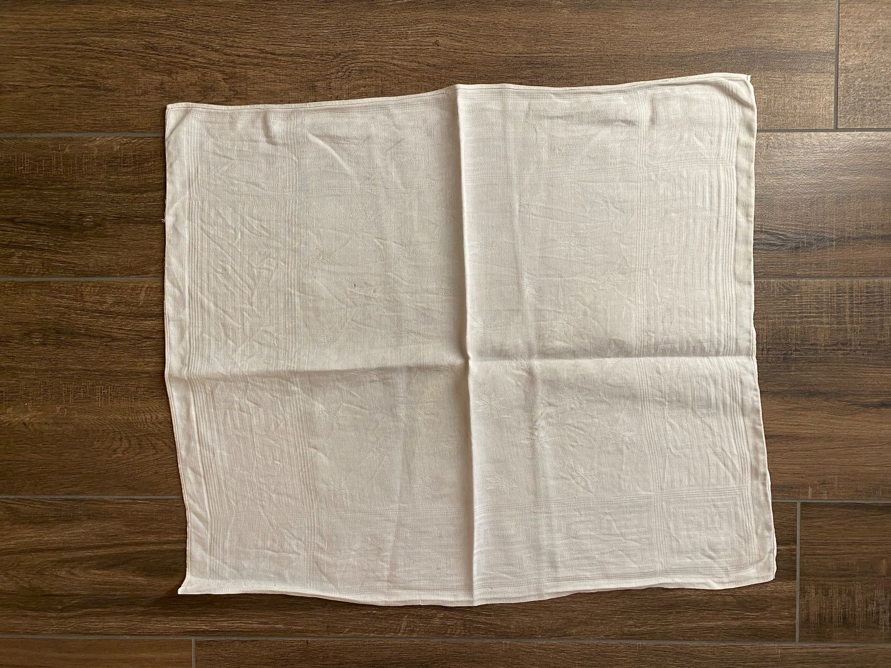 Altra biancheria da tavola: Tischtuch mini Set mit Muster weiss 47 - 67 cm – Usato da Pratteln venduto da a23_j2gs 6