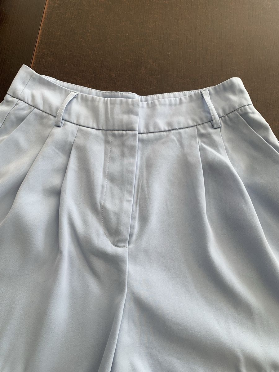 Pantaloni: Short taille 38 bleu claire  – Usato da Domdidier venduto da qatar1973 1