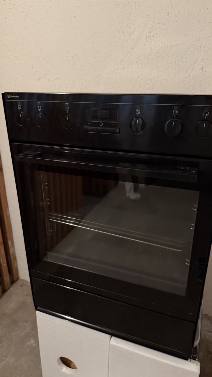 Electrolux Forni: Electrolux Backofen mit Glaskeramikplatten  – Usato da Steffisburg venduto da Eurobrax