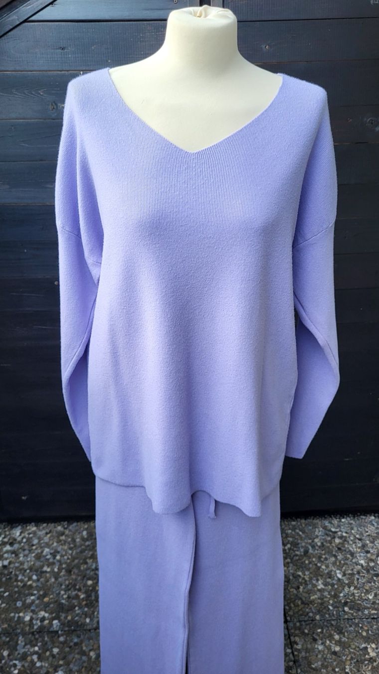 Maglioni & Felpe: Pull-over & pantalon  violet – Nuovo (secondo la descrizione) da Fribourg venduto da VictoriaShop7
