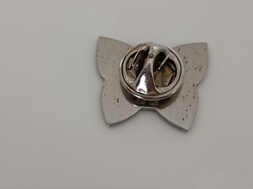 Placchette & Badge: Pin Elmex - Box 26 – Usato da Köniz venduto da Pinscollect 1