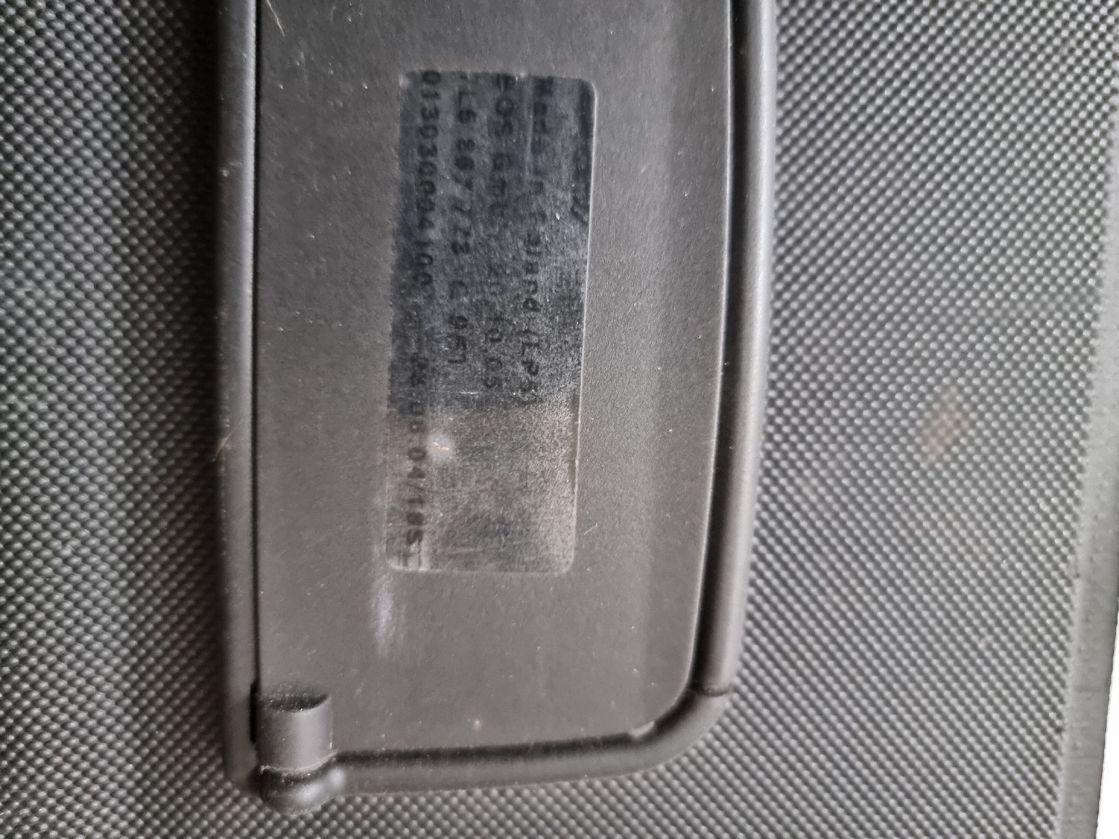 Tutti pezzi di ricambio auto: Kofferraumabdeckung – Usato da Wikon venduto da Blueline01