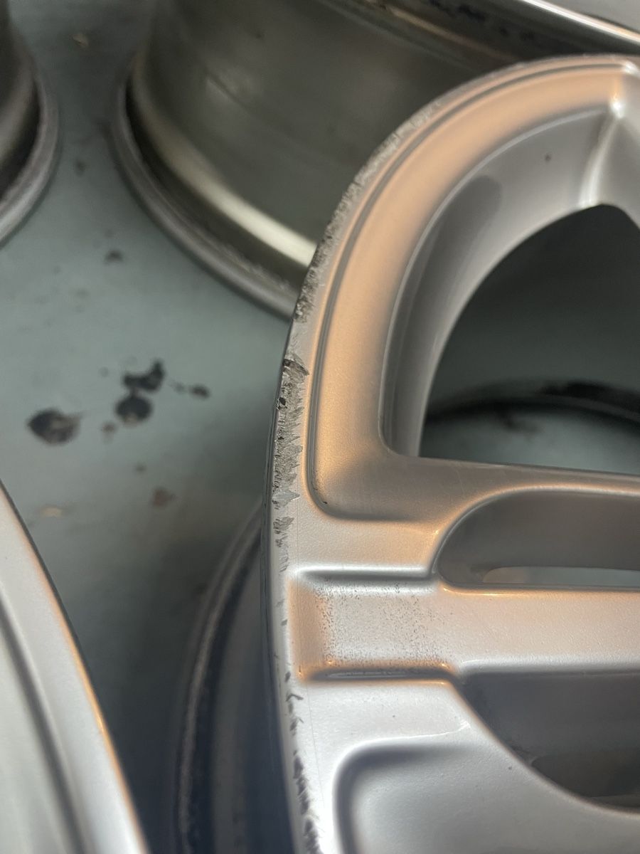 Audi Cerchioni: 4x Audi Alufelgen 20” – Usato da Sirnach venduto da MotionModular 5