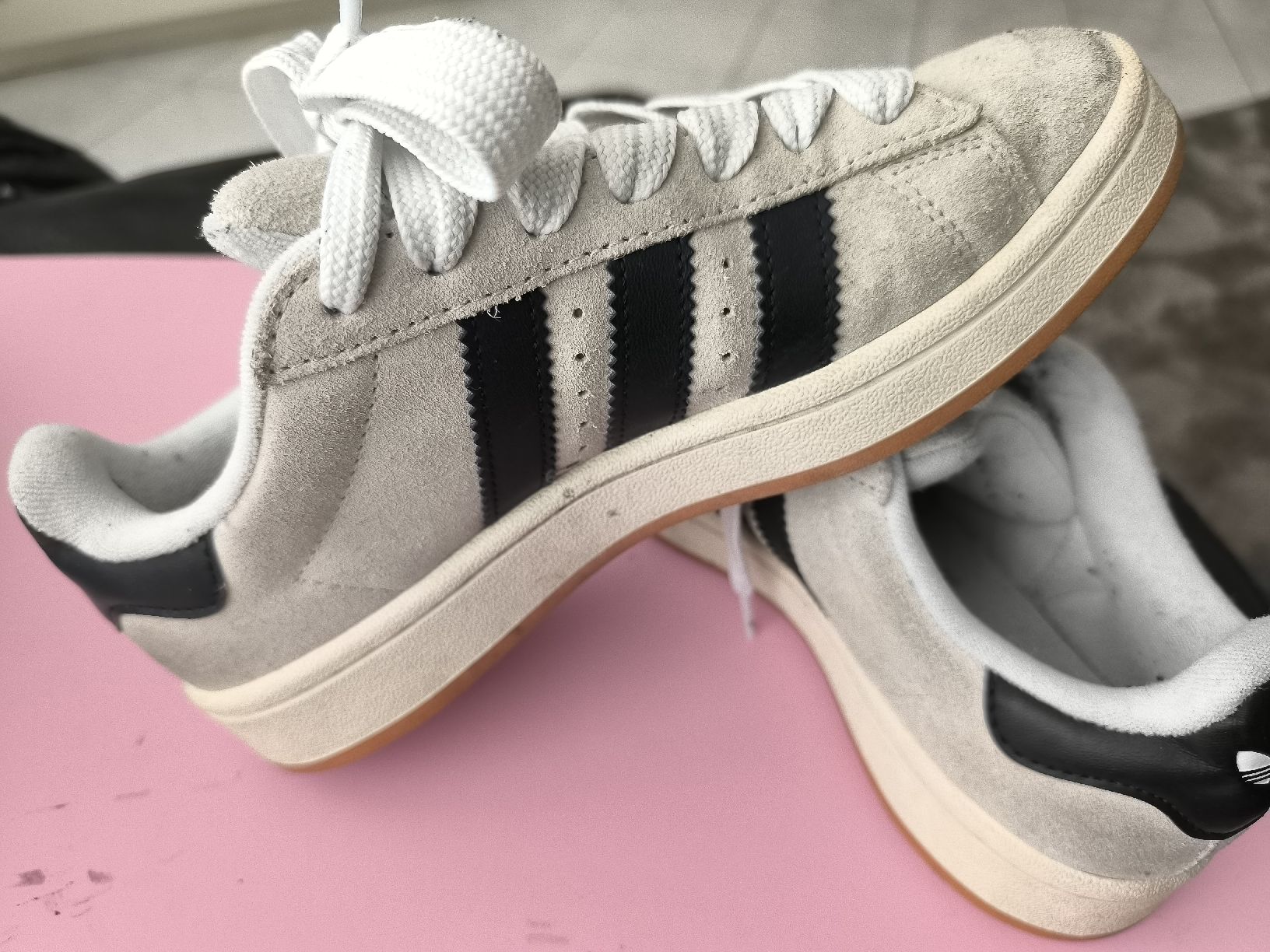 Adidas Scarpe per ragazze: Mädchen Adidas Schuhe nr38,5 – Usato da Buchs SG venduto da Cor-Pie 1