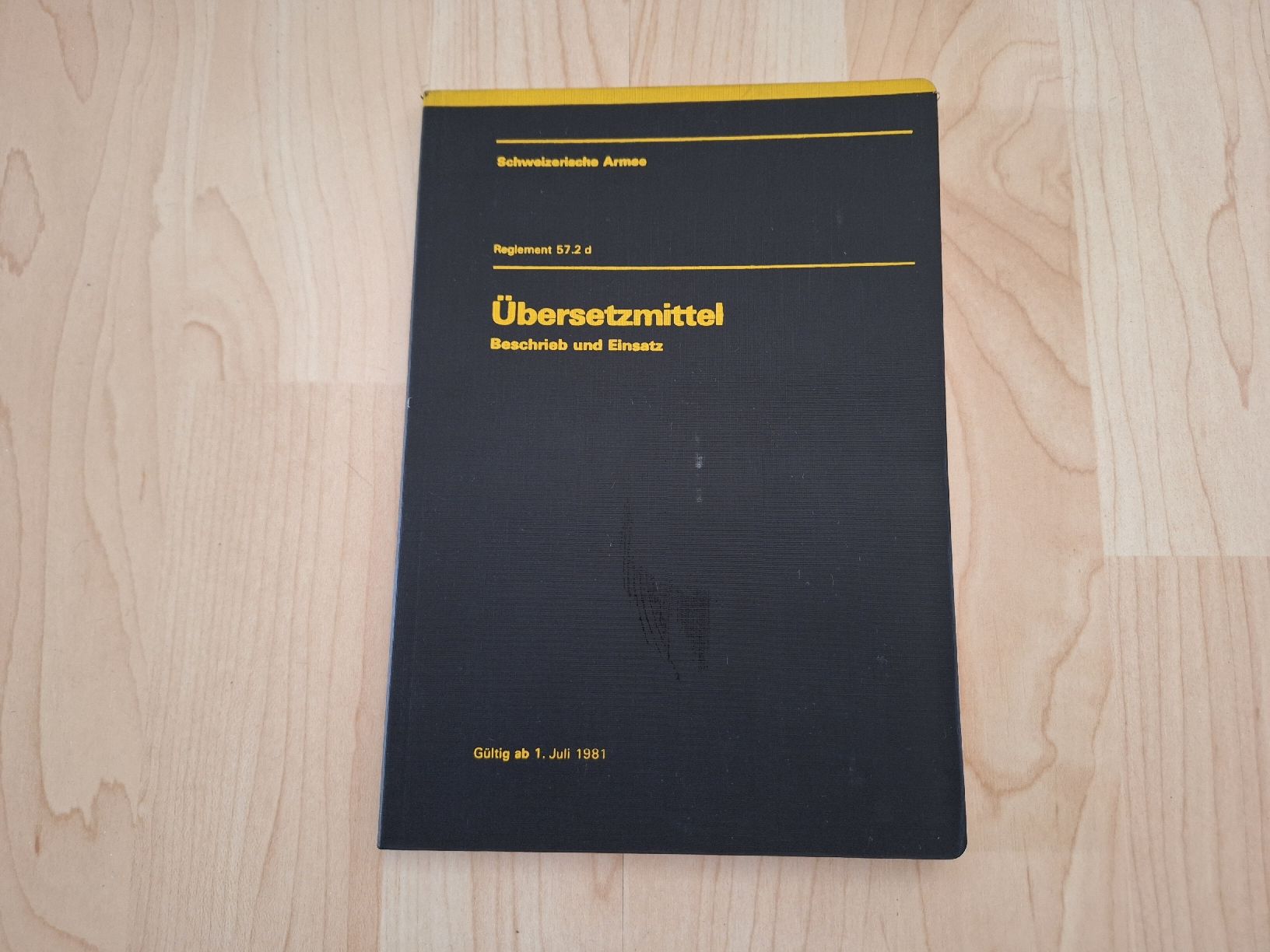 Libri: Schweizer Armee Reglement Übersetzmittel 1981 – Usato da Gossau ZH venduto da SwissJapan