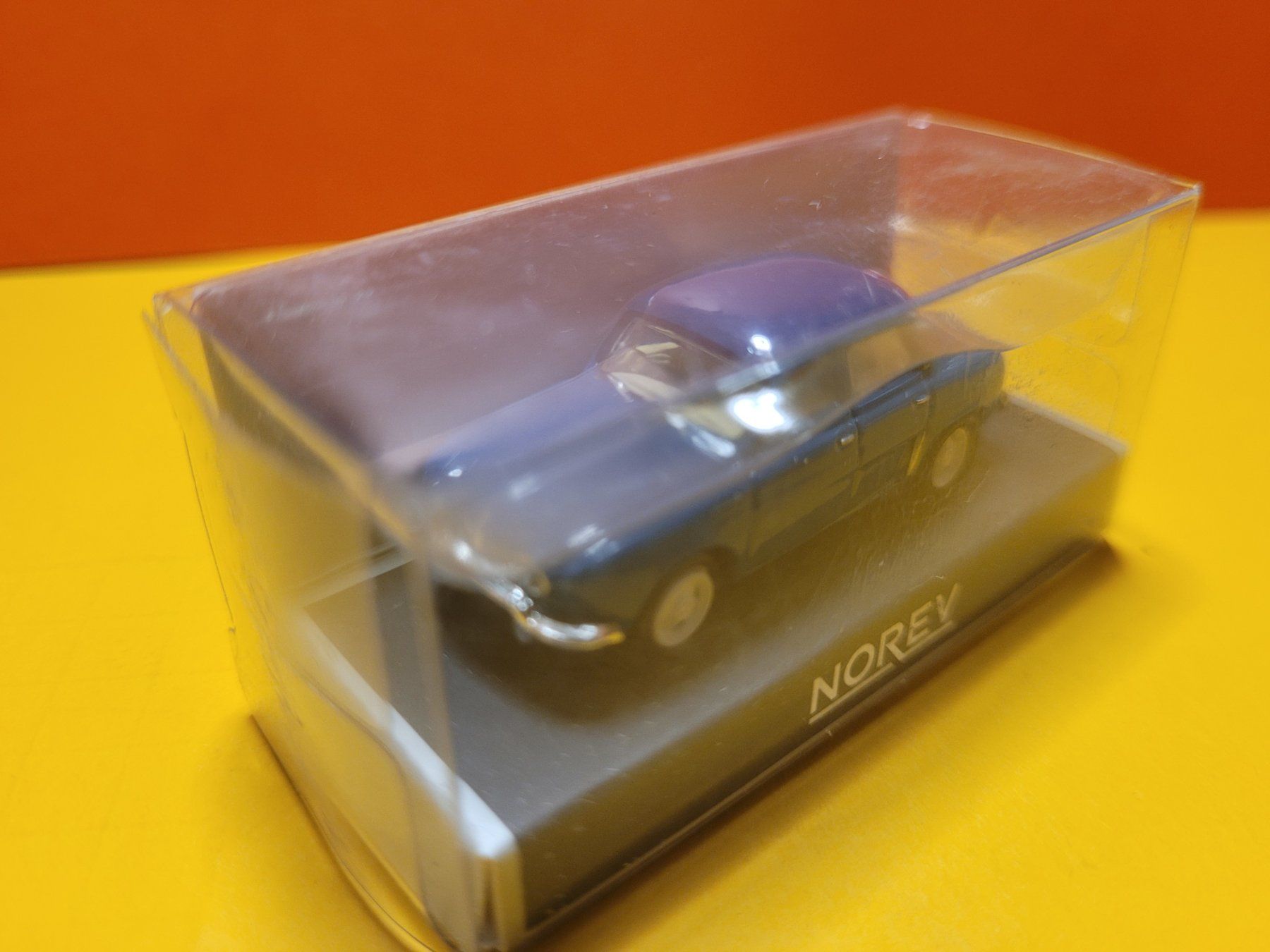 Renault Modellini d'auto: Renault Dauphine 1956 - 1:87 Norev – Nuovo e nell'imballaggio originale da Domdidier venduto da Bimbo57 2