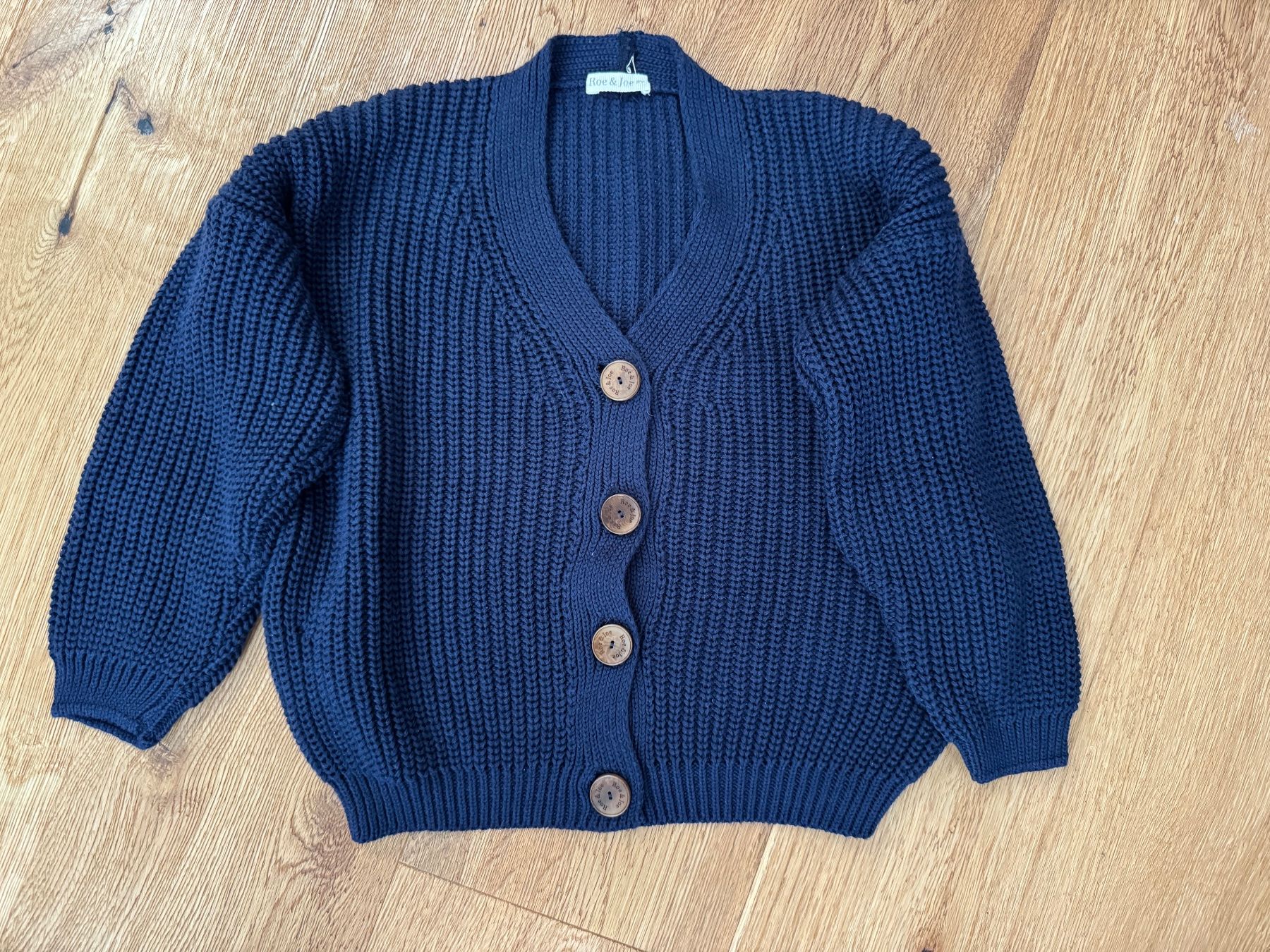 Maglioni & Felpe: Neu Roe&Joe Cardigan Gr. 8Y – Nuovo e nell'imballaggio originale da Balgach venduto da zreredein