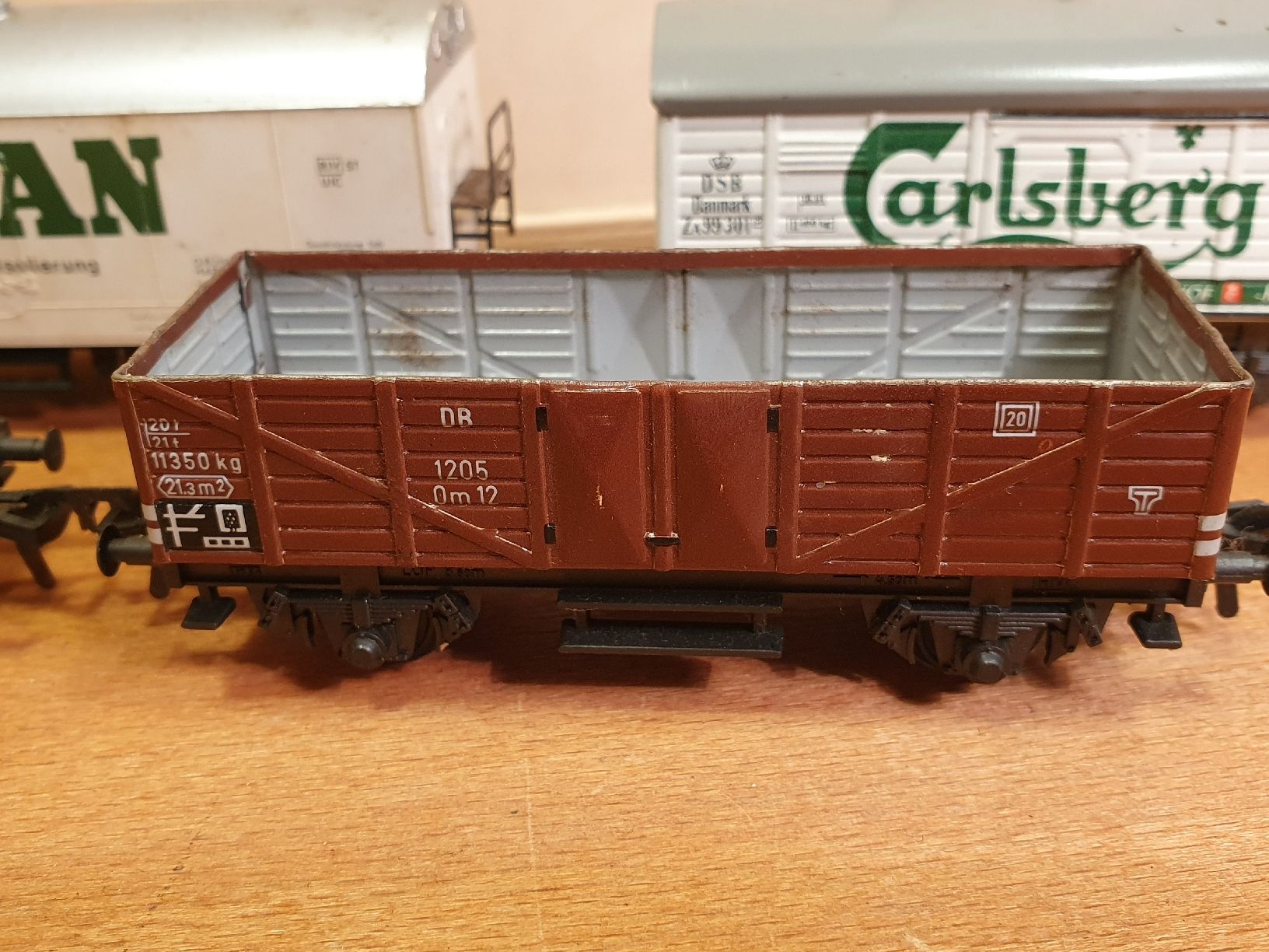 Fleischmann Modellini di ferrovie: Vier alte Fleischmann Güterwagen in HO – Usato da Riehen venduto da Sandra184 2
