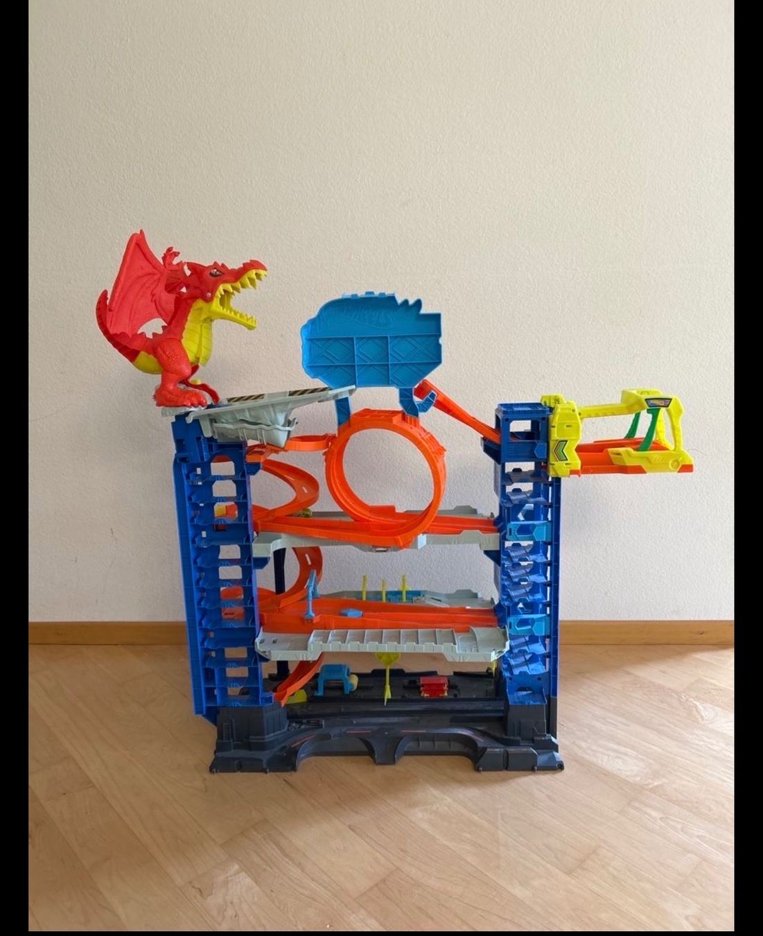 Hot Wheels Giocattoli: HOT WHEELS City Ultimate Garage – Usato da Otelfingen venduto da FaSa03