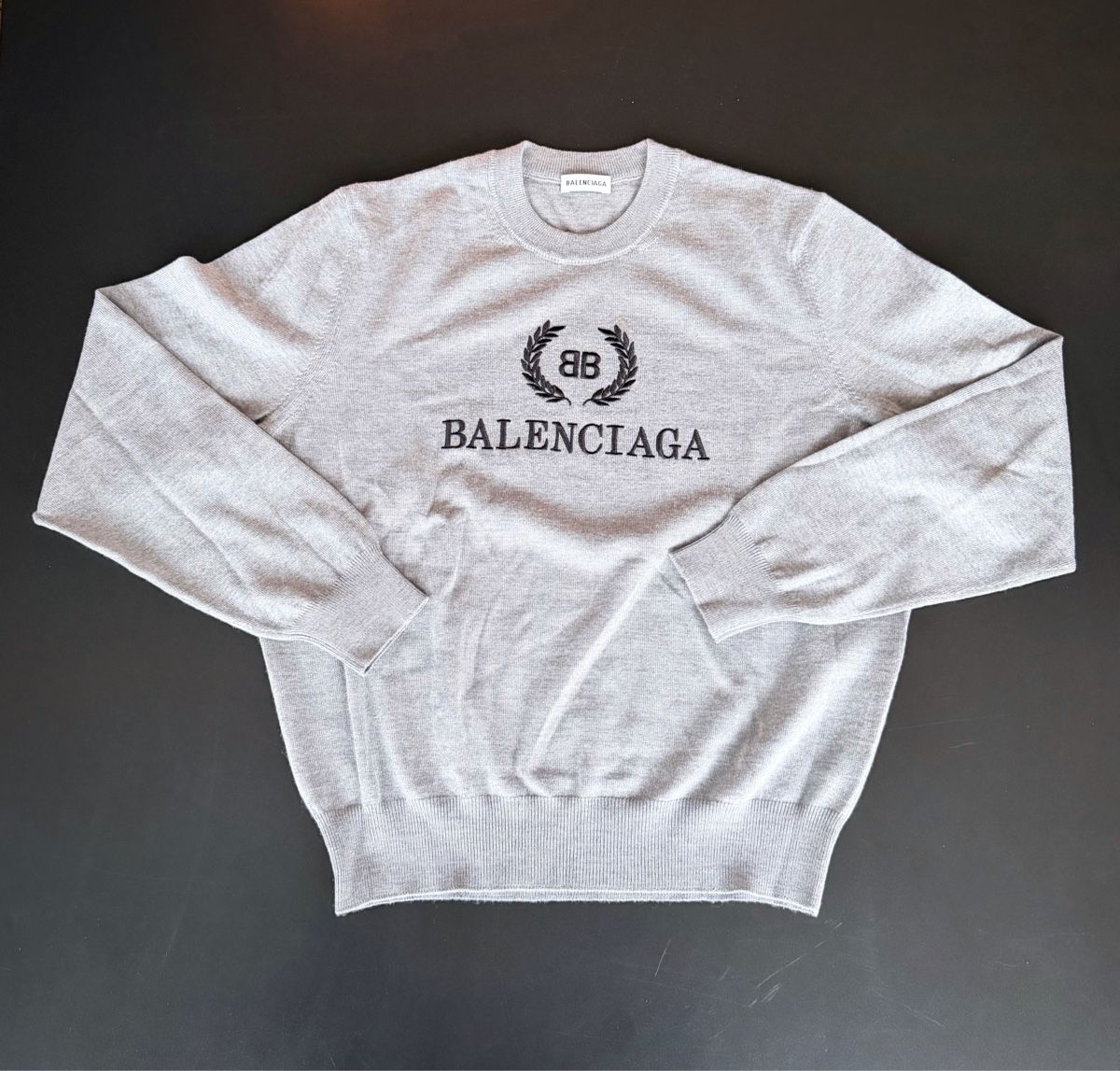 Maglioni & Felpe: Pull Balenciaga Gris Chiné, Taille M - État Impeccable – Nuovo (secondo la descrizione) da La Neuveville venduto da Lak7