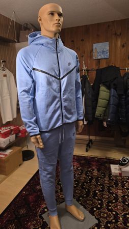 Nike Tech Fleece Trainingsanzug, Hellblau, Neu, Gr. M!