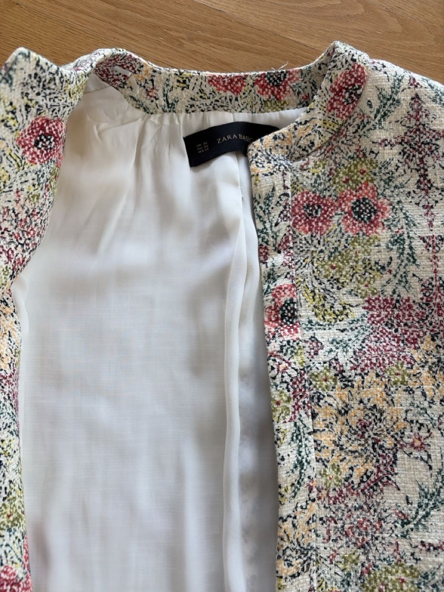 Zara Cappotti: Zara Jacke mit Blumenmuster, Gr. XS – Nuovo (secondo la descrizione) da Zürich venduto da ufe_f5q5 1
