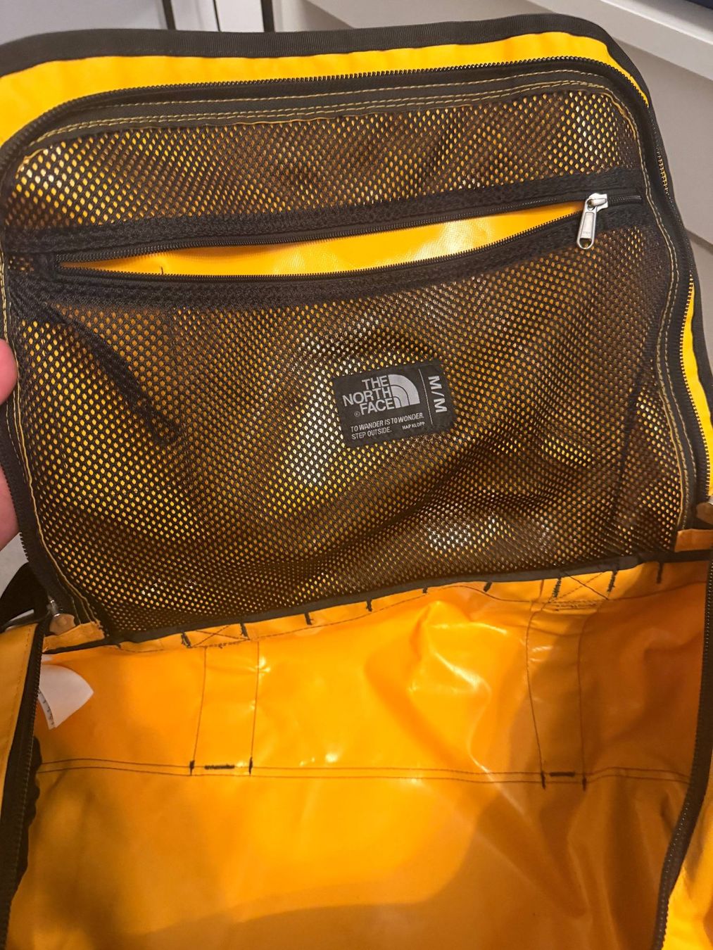 North Face Zaini: The North Face BASE CAMP - gold/black – Usato da Losone venduto da PatrickV 2