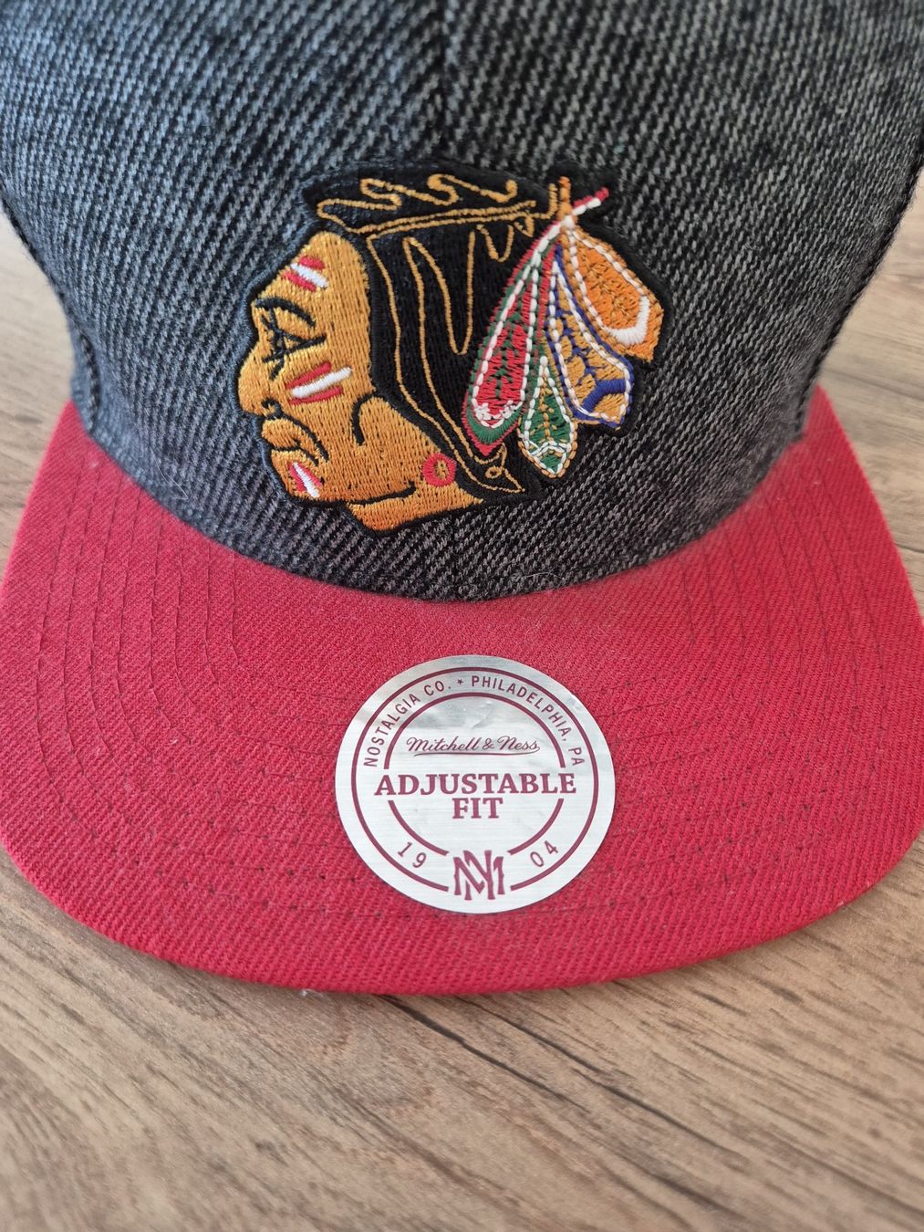 Mitchell & Ness Copricapi, berretti & cappellini: Mitchell & Ness Chicago Blackhawks Snapback Cap – Usato da Olten venduto da jam_hwl5 1