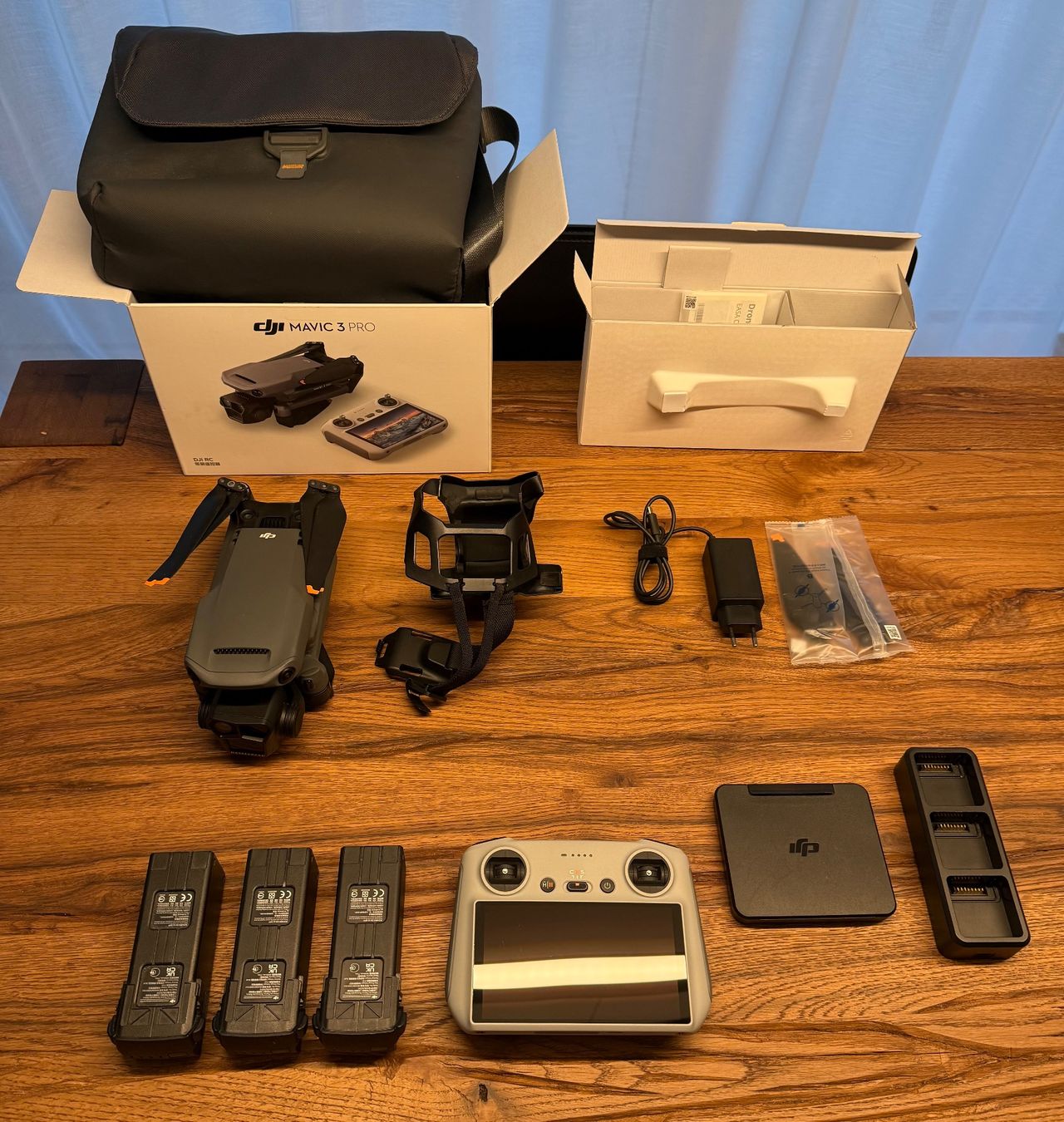DJI Modellismo RC: DJI Mavic 3 Pro Fly more Combo – Usato da Wollerau venduto da qua_hw62