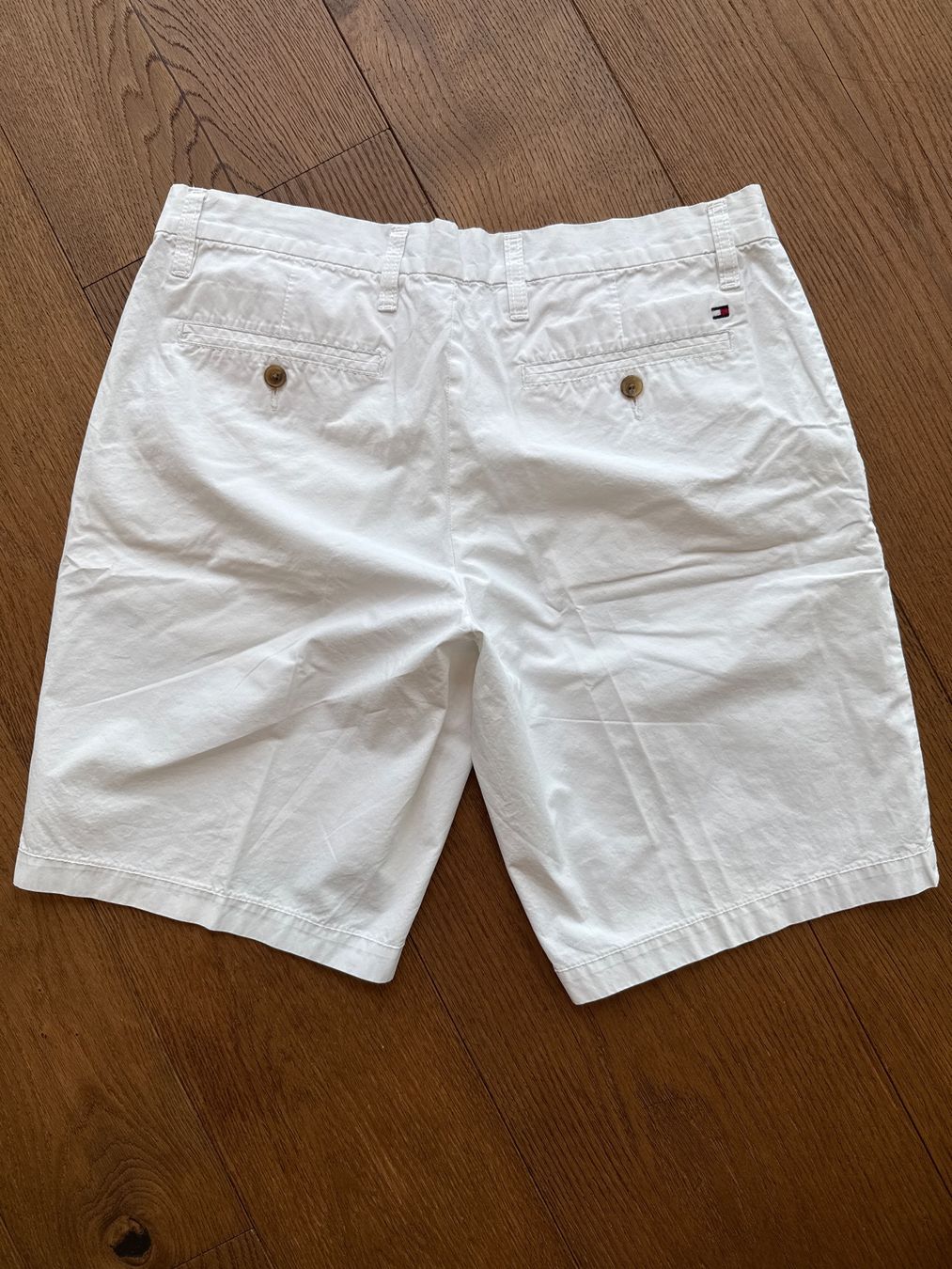 Tommy Hilfiger Pantaloni: TOMMY HILFIGER SHORTS – Usato da Zürich venduto da SWKA 1