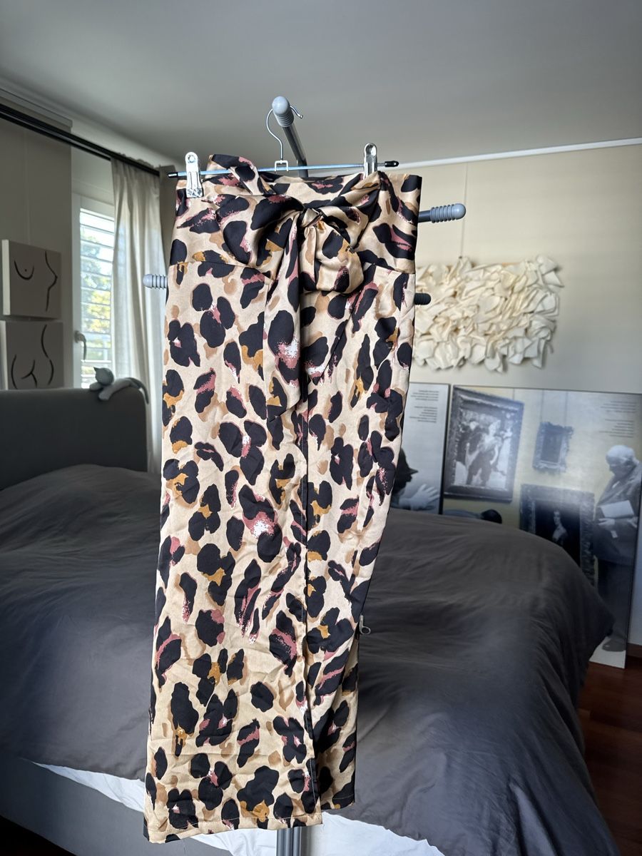 Röcke: Never Fully Dressed Beach Wrap Skirt Leopard Gr. 38 – Gebraucht aus Küsnacht ZH von pup_culture 1