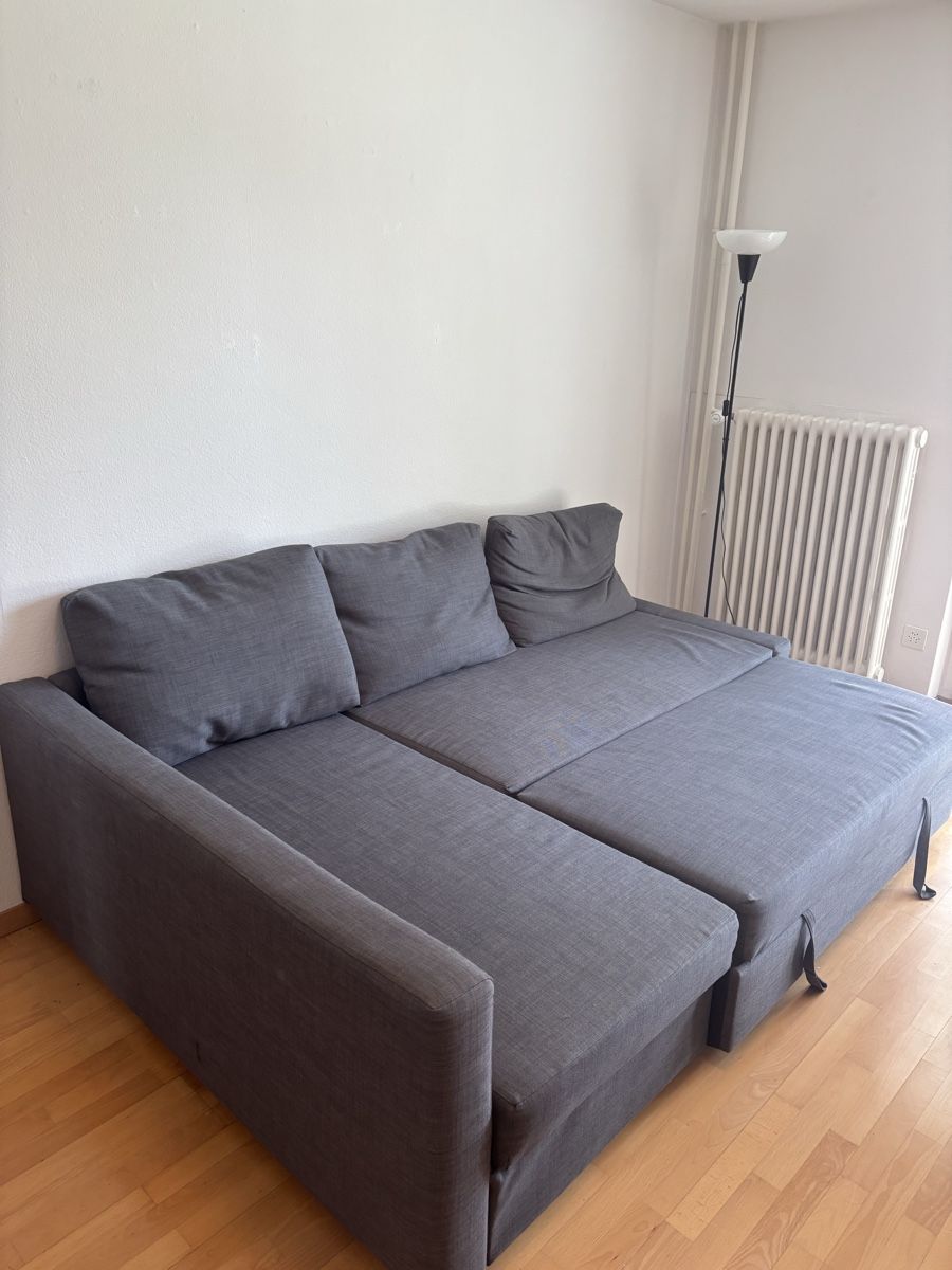 Ikea Divani: Grey 3-seat sofa-bed with chaise – Usato da Kloten venduto da kei_xcp5