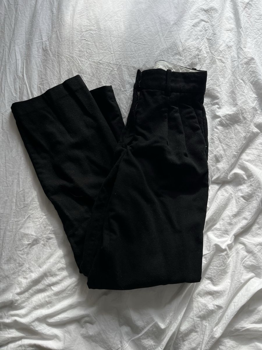 Aritzia Hosen: Aritzia Effortless Pants Wool – Gebraucht aus Zürich von edit_closet 2