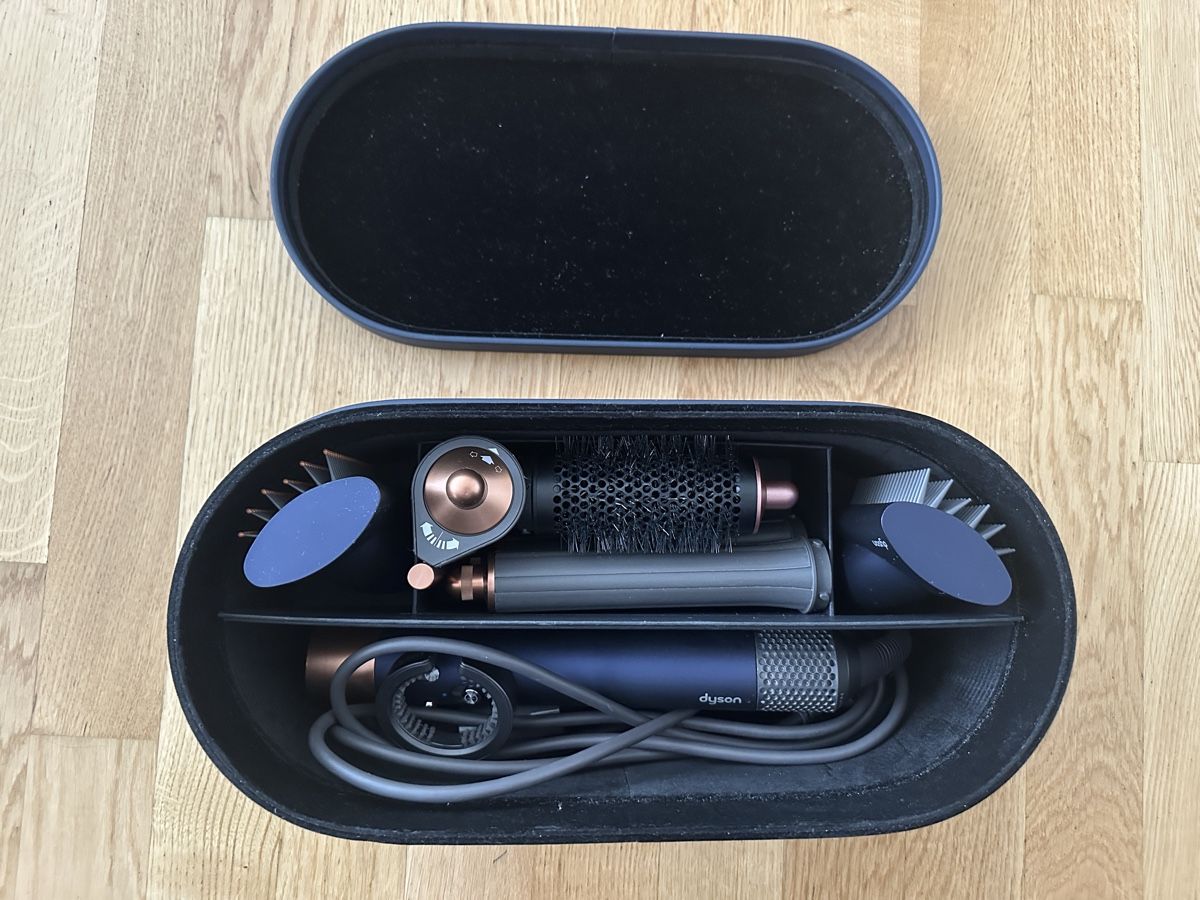 Dyson Asciugacapelli: Dyson Airwrap Multi‑Styler Complete Long – Usato da Aarburg venduto da afe_9zlx