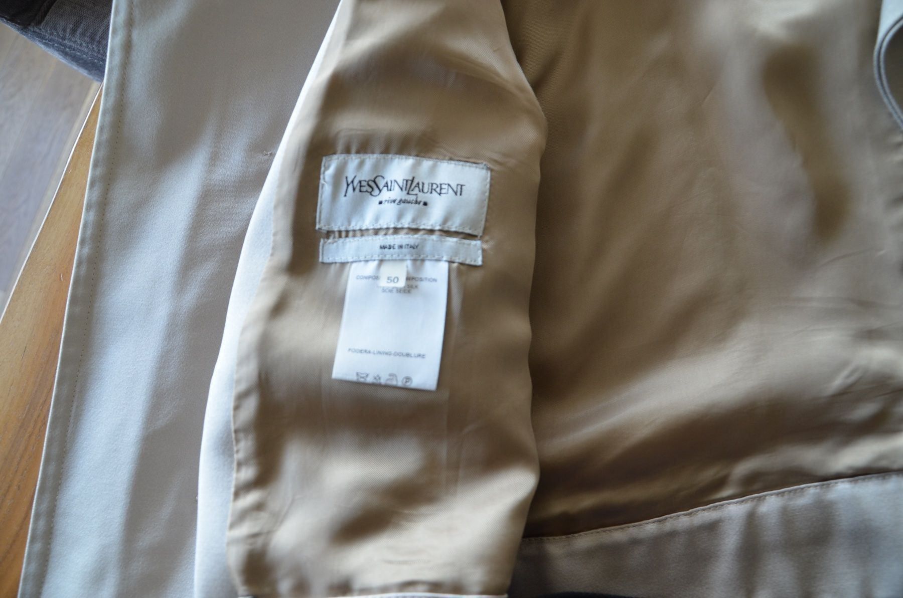 Saint Laurent Mäntel: Yves Saint Laurent Mantel – Gebraucht aus Meilen von Schurik 2