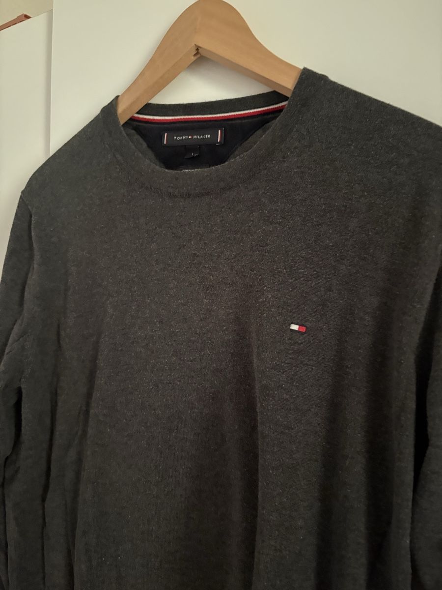 Tommy Hilfiger Pullover & Sweatshirts: Pull Sweat Tommy Hilfiger gris foncé Taille L  – Gebraucht aus Pully von kaba07 2