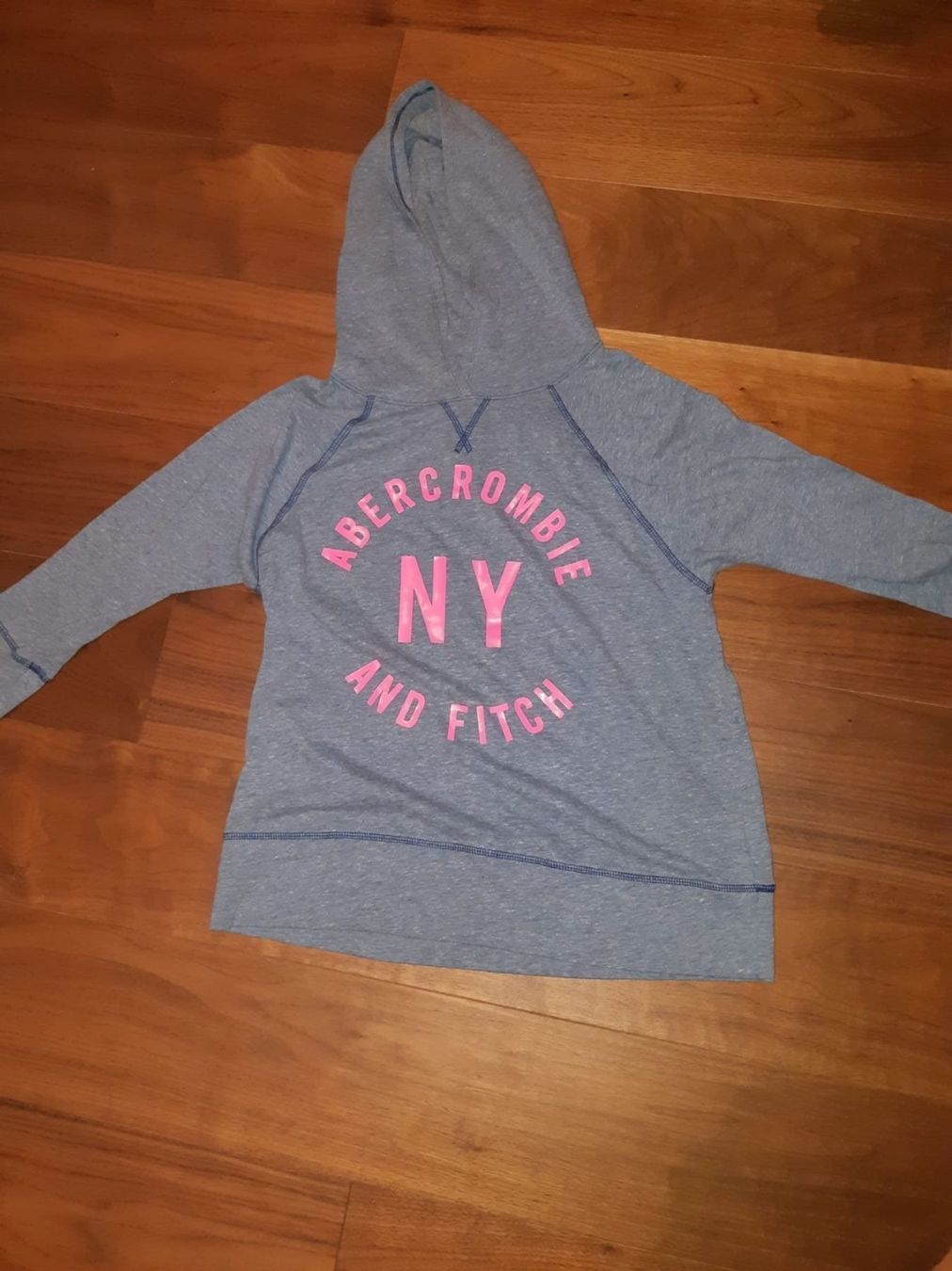 Abercrombie Top: Top Abercrombie and Fitch -S – Usato da St-Sulpice VD venduto da juhdu