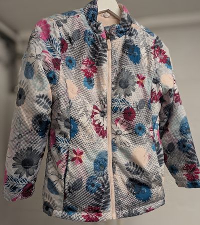 Jacke mit Blumen-Print, Grösse 140