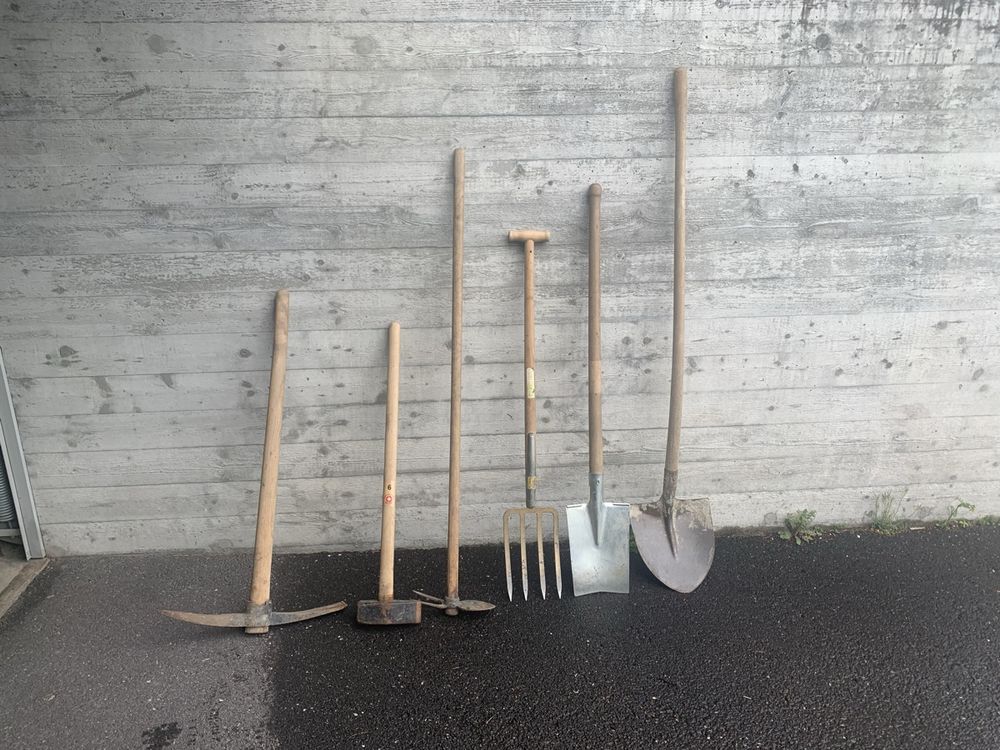 Garten Werkzeug Schaufel Pickel und mehr top Kaufen auf Ricardo