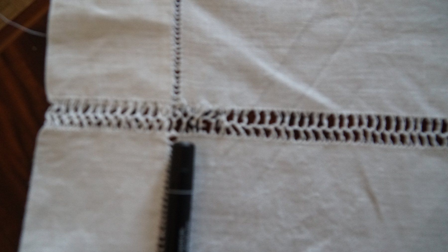 Sonstige Tischwäsche: Seiden Damast Tischdecke 250x160cm – Gebraucht aus Bern von Antikbatik 9